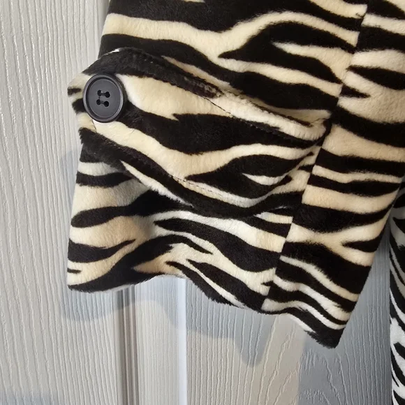 Zebra Print Coat - Picture 4 of 9